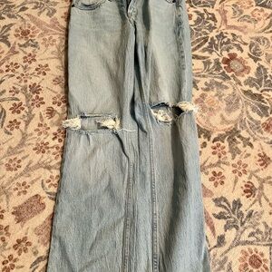 Light Blue Abercrombie&Finch Women’s 90s High Rise Jean